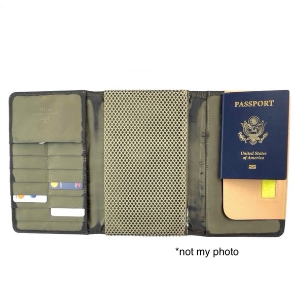 Louis Vuitton Cup Limited Edition Damier Clutch Organizer - Picture 10 of 10